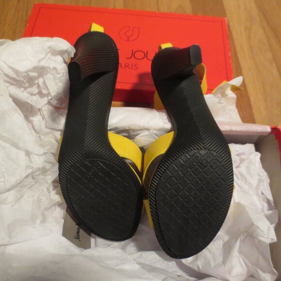 NIB CHARLES JOURDAN Vintage Yellow Ankle Cuff Heels - Picture 9 of 9